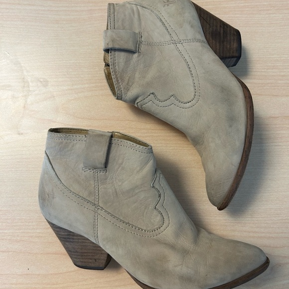 FRYE size 6.5 booties good used condition could use a good clean price reflects - Picture 2 of 15